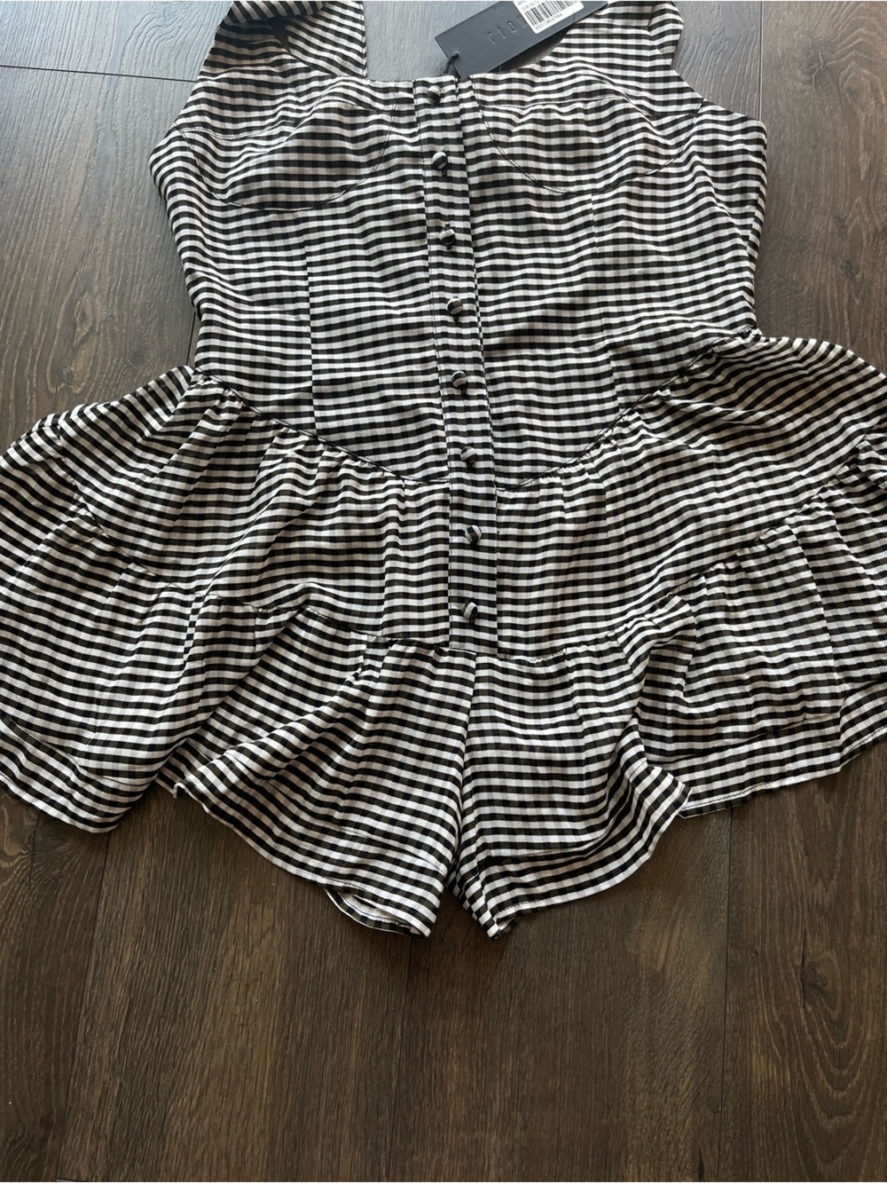 Lioness Gingham Romper - Picture 5 of 13